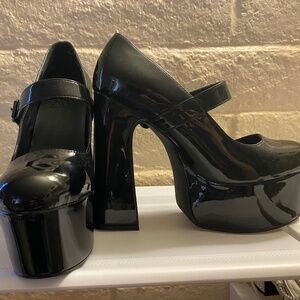 Yru Mary Jane platforms